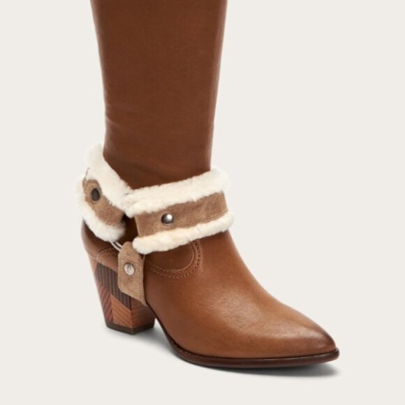 FRYE Removable Add-On Shearling Harness For Boots Beige Size Medium 7-8 NWT - Picture 1 of 3